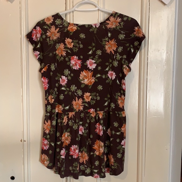 Town floral top in XS - Picture 4 of 4